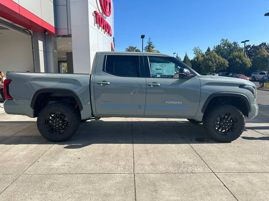 Toyota Tundra - Image 2