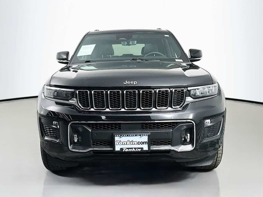 2022 Jeep Grand Cherokee Overland - Image 2