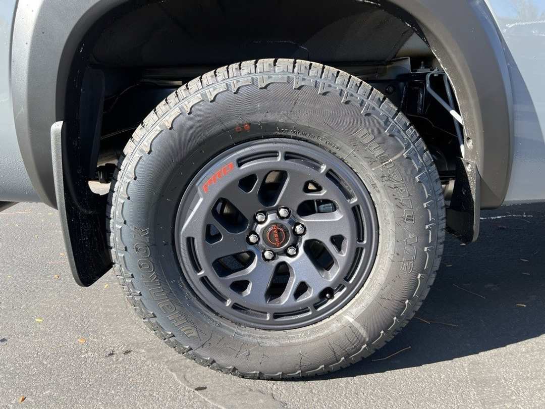 2026 Nissan Frontier PRO4X - Image 8