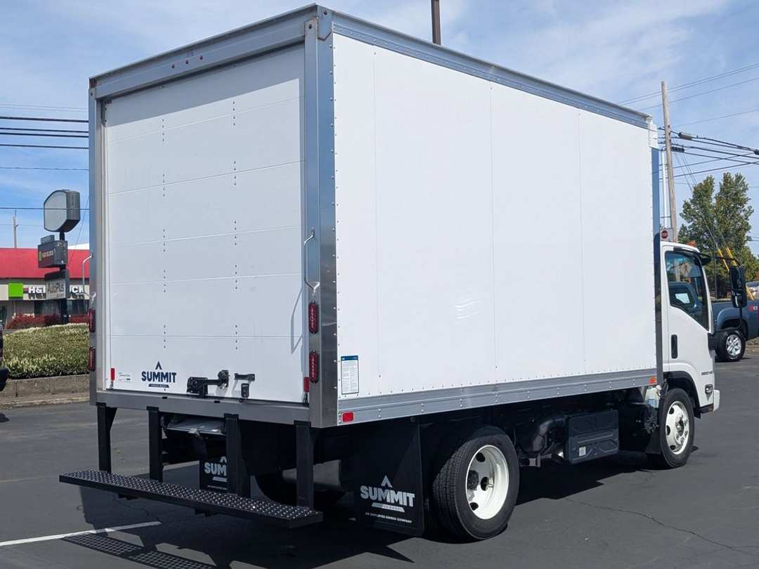 2024 Chevrolet 5500 Hd Lcf Dry Box - Image 6