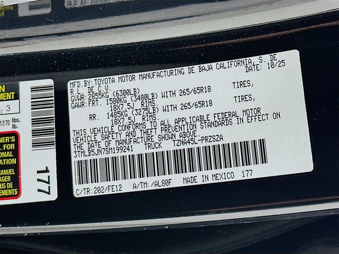 2025 Toyota Tacoma TRD Sport - Image 31