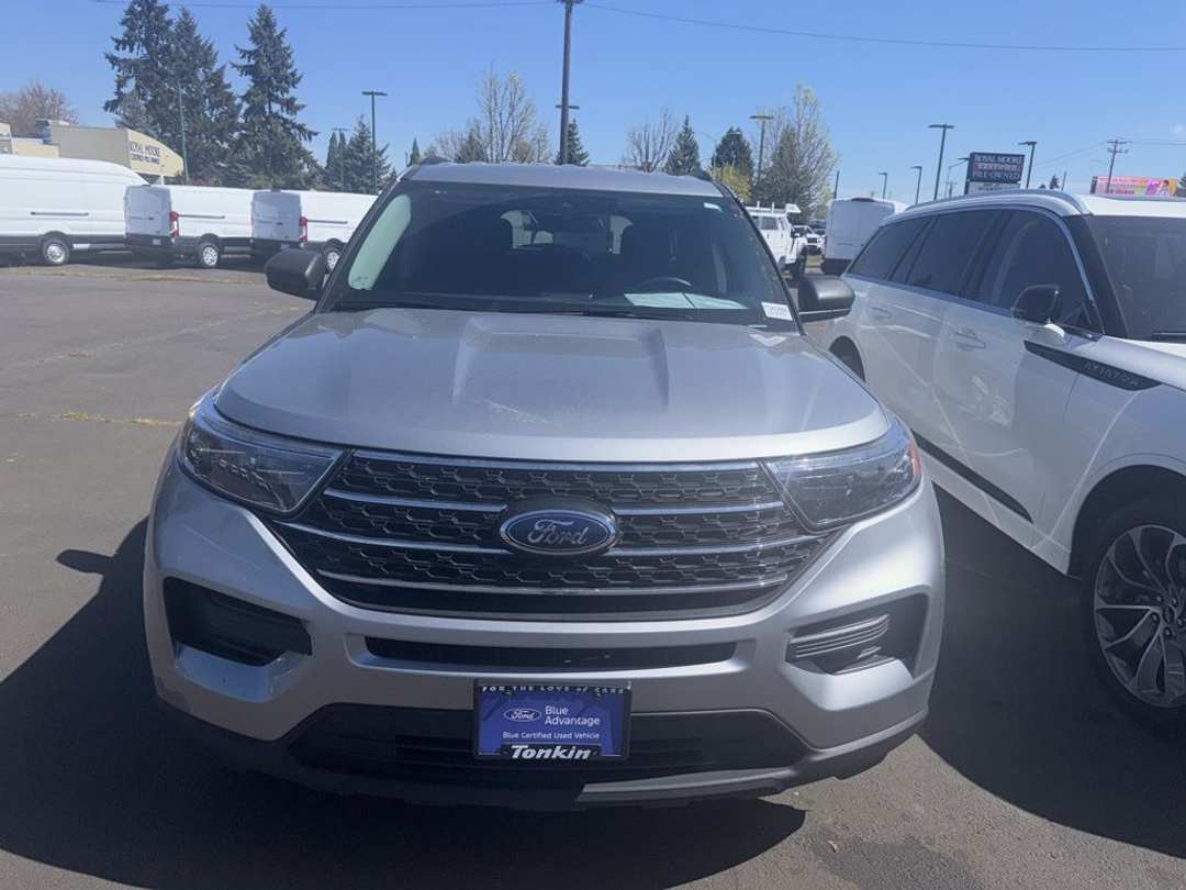 2023 Ford Explorer XLT - Image 2
