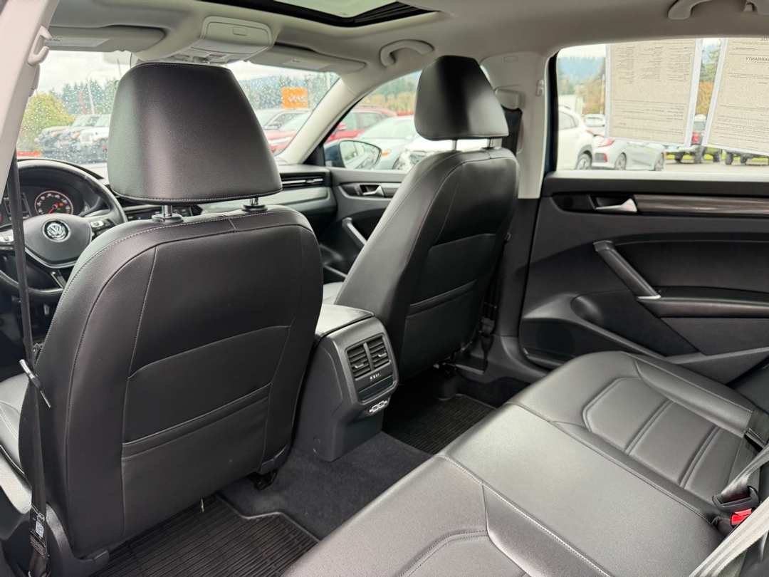 2020 Volkswagen Passat 2.0T RLine - Image 32