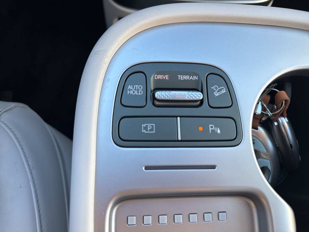 2026 Hyundai Ioniq 9 SEL - Image 27