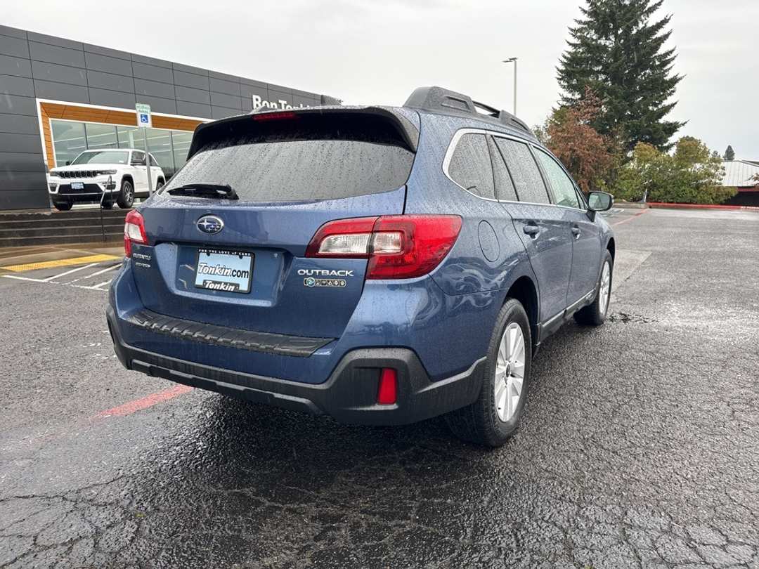 2019 Subaru Outback 2.5i Premium - Image 8