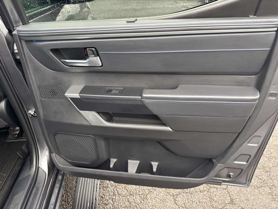 2024 Toyota Tundra Platinum - Image 28