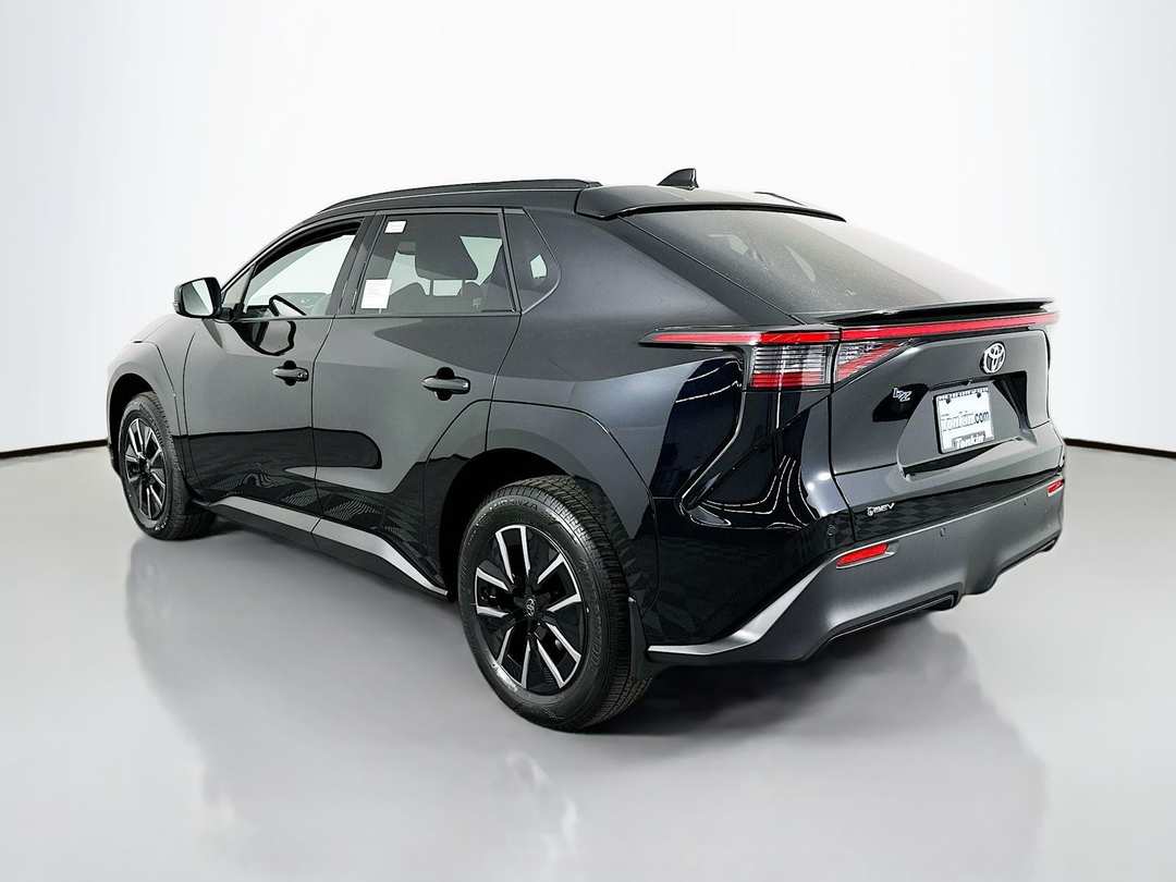 2026 Toyota Bz XLE Plus - Image 5