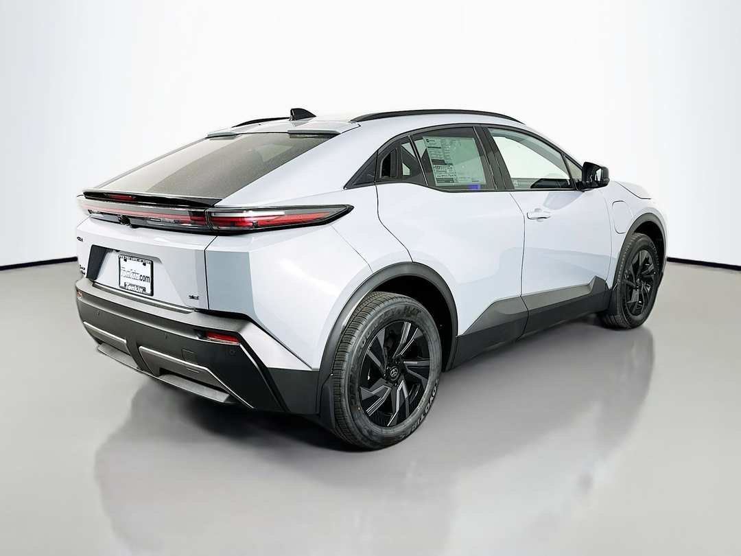 2026 Toyota C-Hr - Image 7