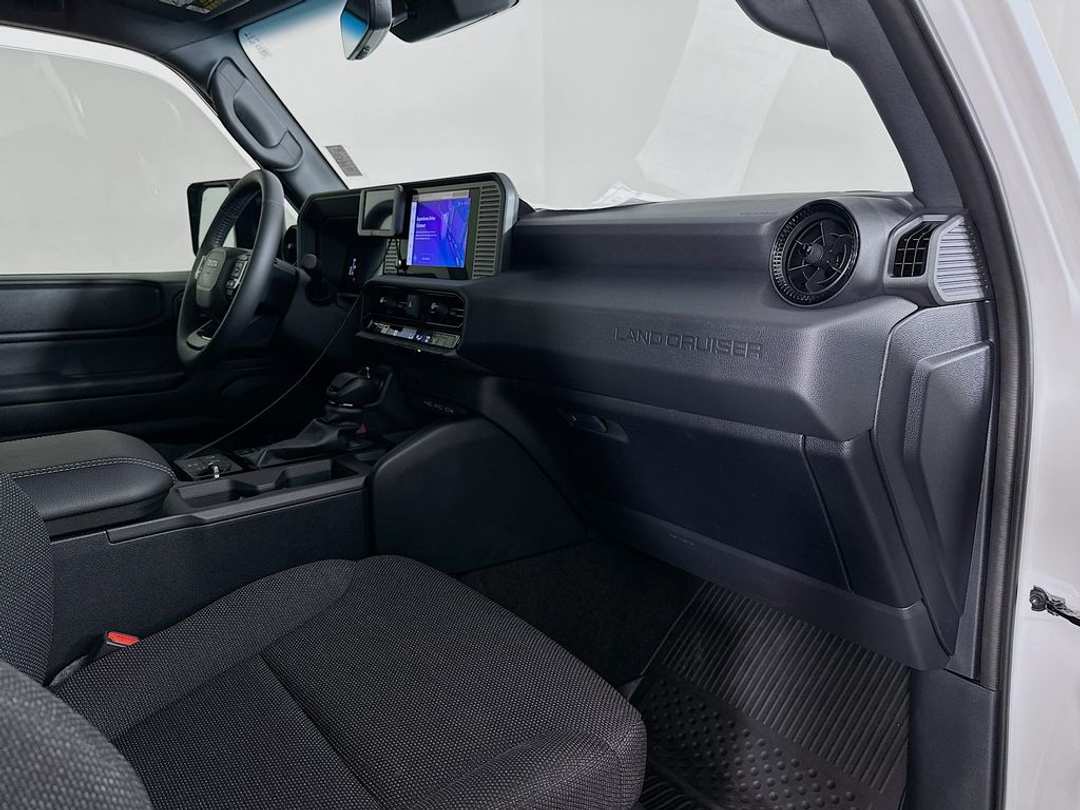 2025 Toyota Land Cruiser Base - Image 30