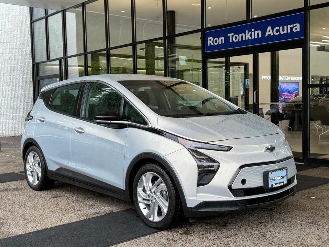 2023 Chevrolet Bolt Ev 1LT - Image 2
