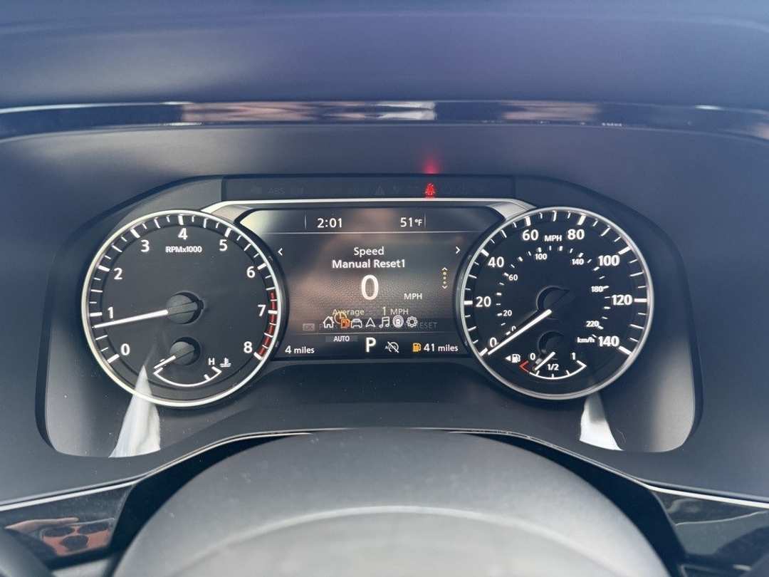 2025 Nissan Pathfinder SL - Image 20