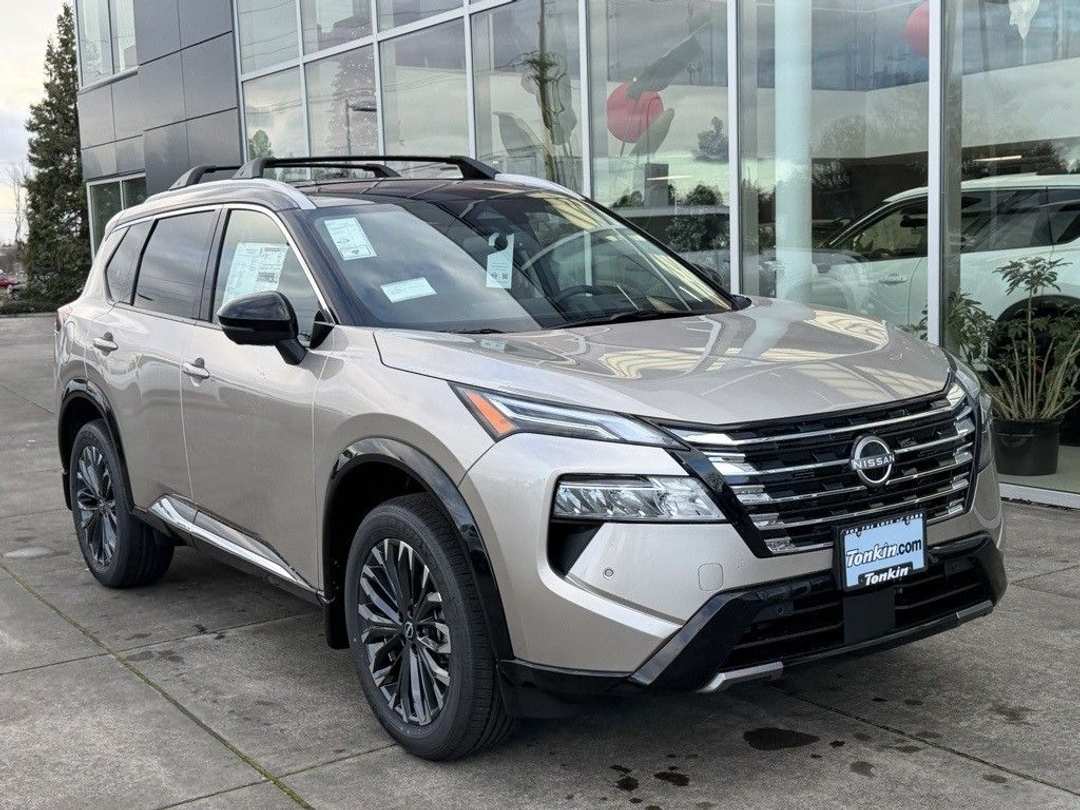 2026 Nissan Rogue Platinum - Image 2