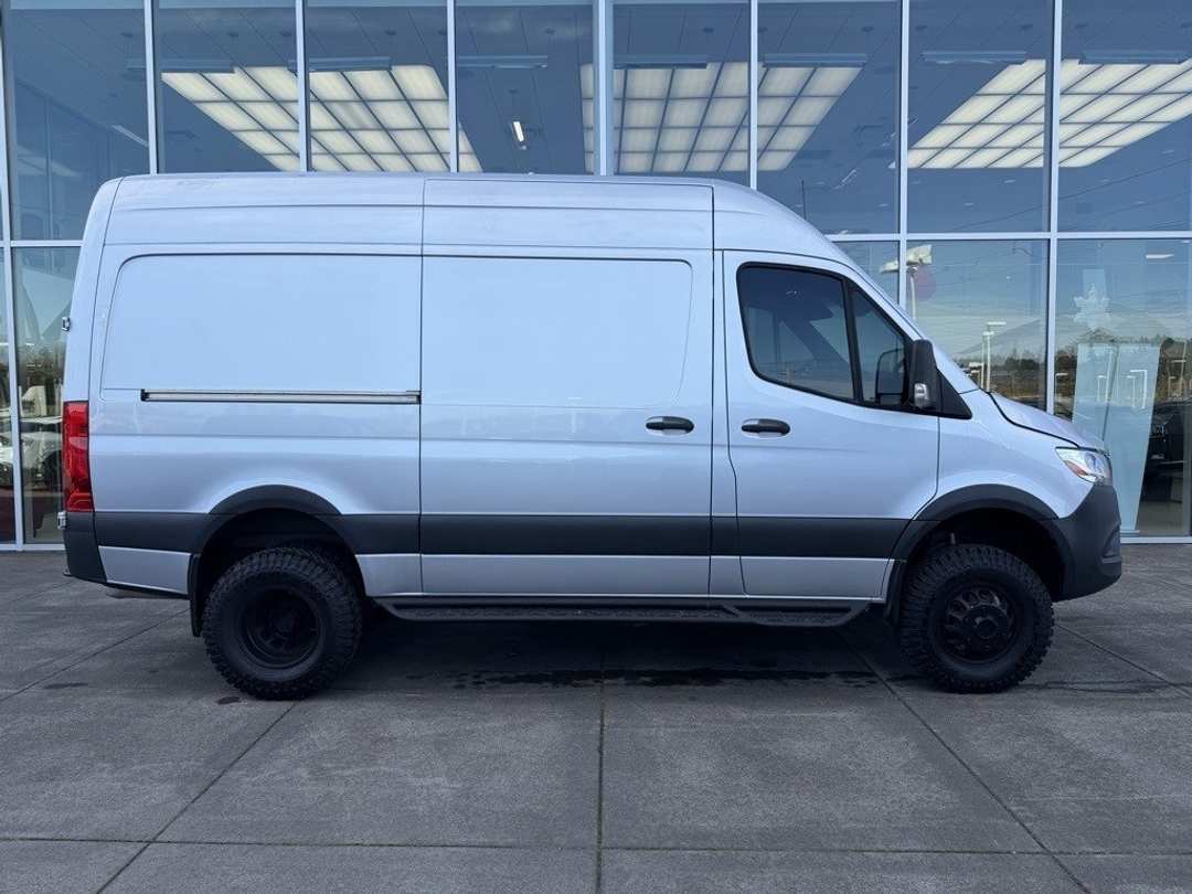 2023 Mercedes-Benz Sprinter 3500 Cargo 144 WB - Image 8