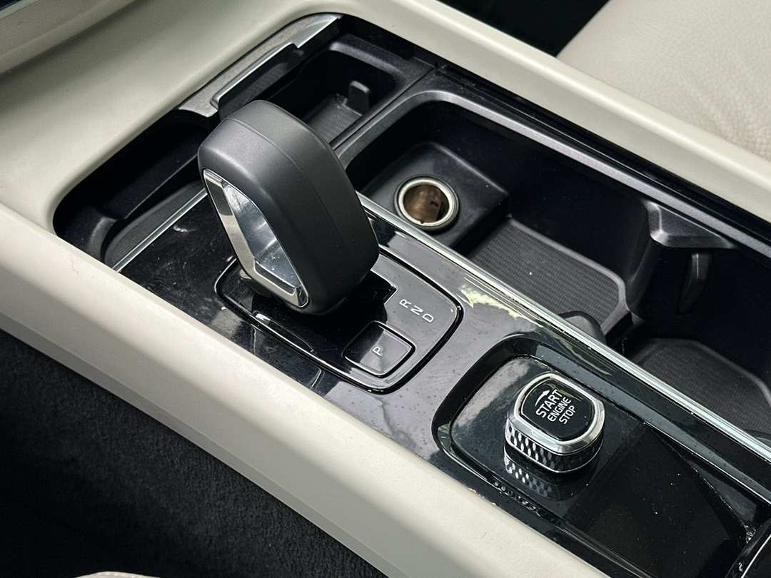 2023 Volvo Xc60 B5 Plus Bright Theme - Image 21