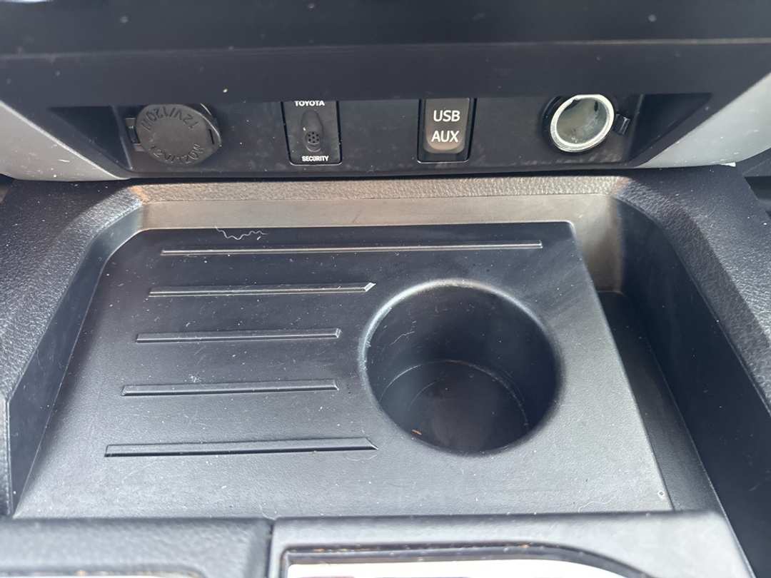 2014 Toyota Tundra SR5 - Image 24