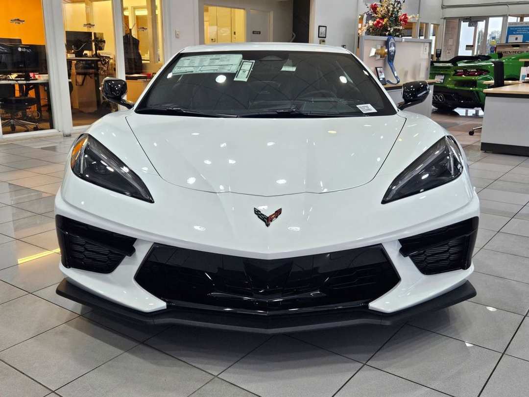 2026 Chevrolet Corvette Stingray - Image 9