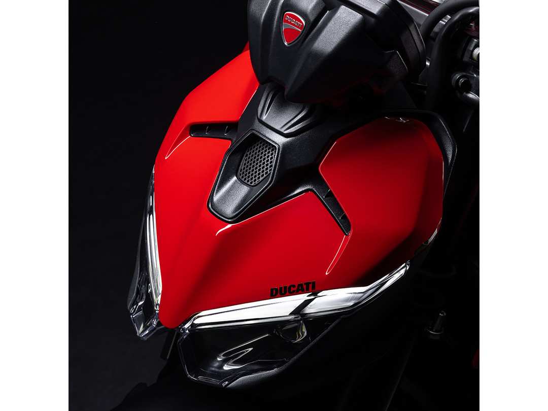 2025 Ducati Streetfighter V2 - Image 20
