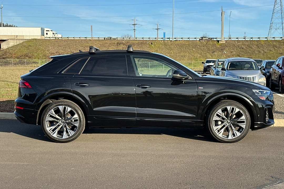 2026 Audi Q8 - Image 2