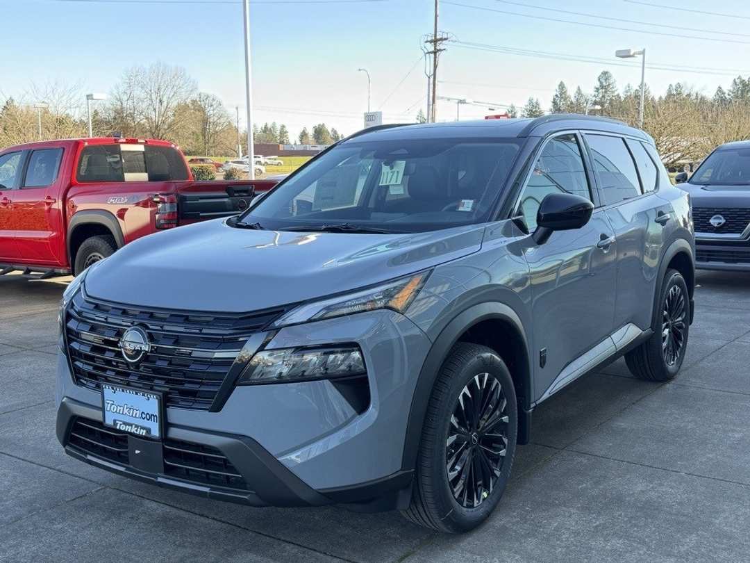 2026 Nissan Rogue Dark Armor - Image 4