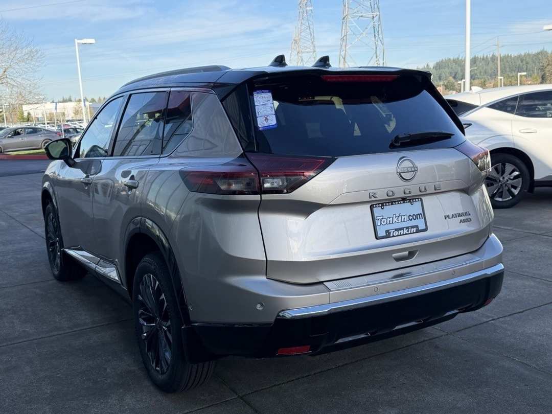 2026 Nissan Rogue Platinum - Image 8