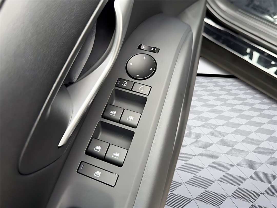 2026 Hyundai Santa Cruz SEL - Image 12