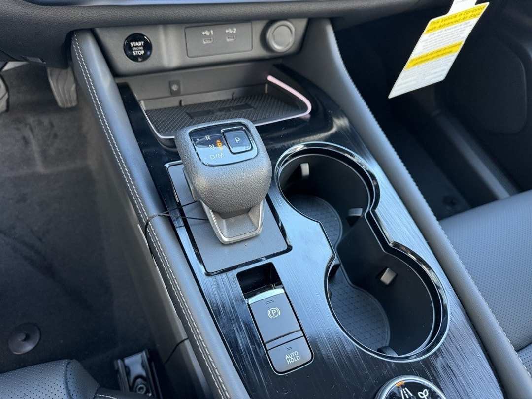 2026 Nissan Rogue Platinum - Image 24