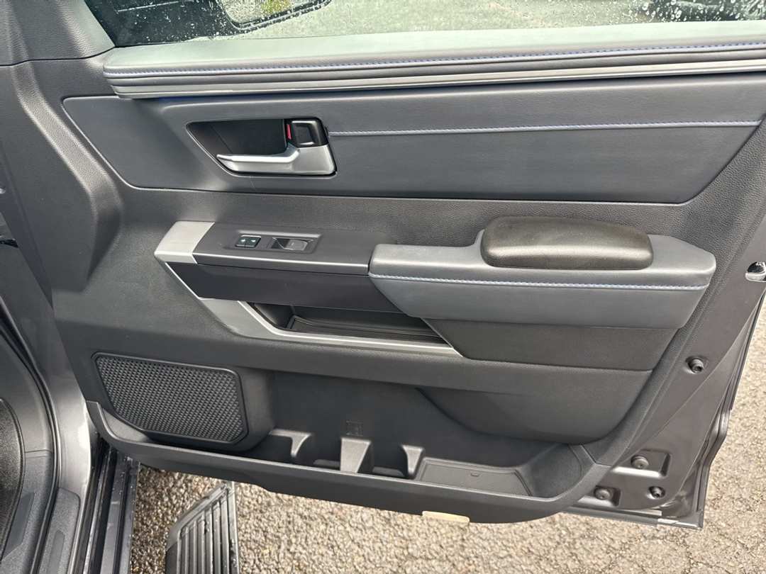 2024 Toyota Tundra Platinum - Image 30