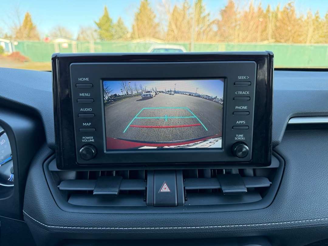 2019 Toyota Rav4 LE - Image 23