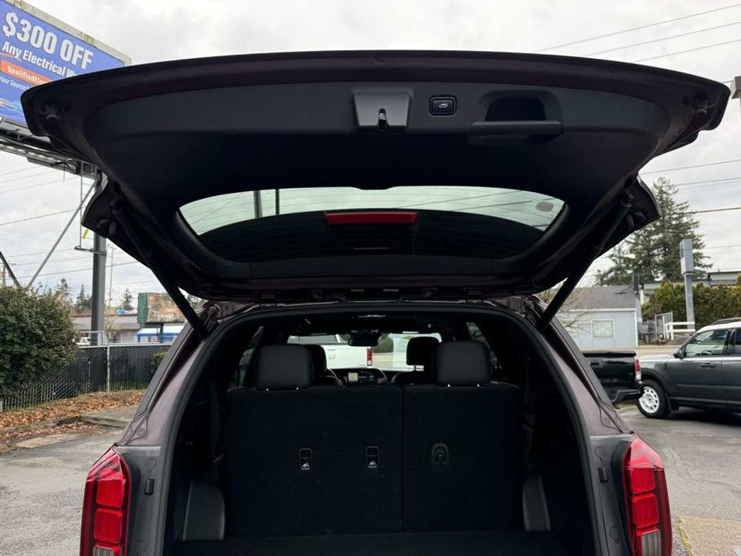 2020 Hyundai Palisade Limited - Image 12