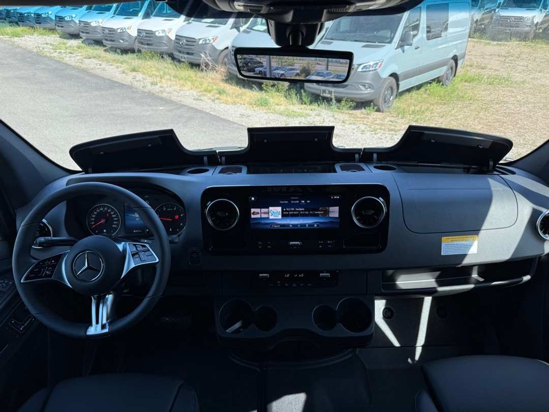 2025 Mercedes-Benz Sprinter 2500 Cargo 144 WB - Image 32