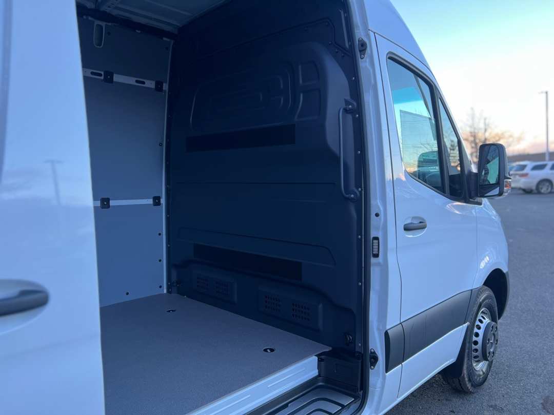 2024 Mercedes-Benz Sprinter 3500 Cargo 170 WB - Image 19