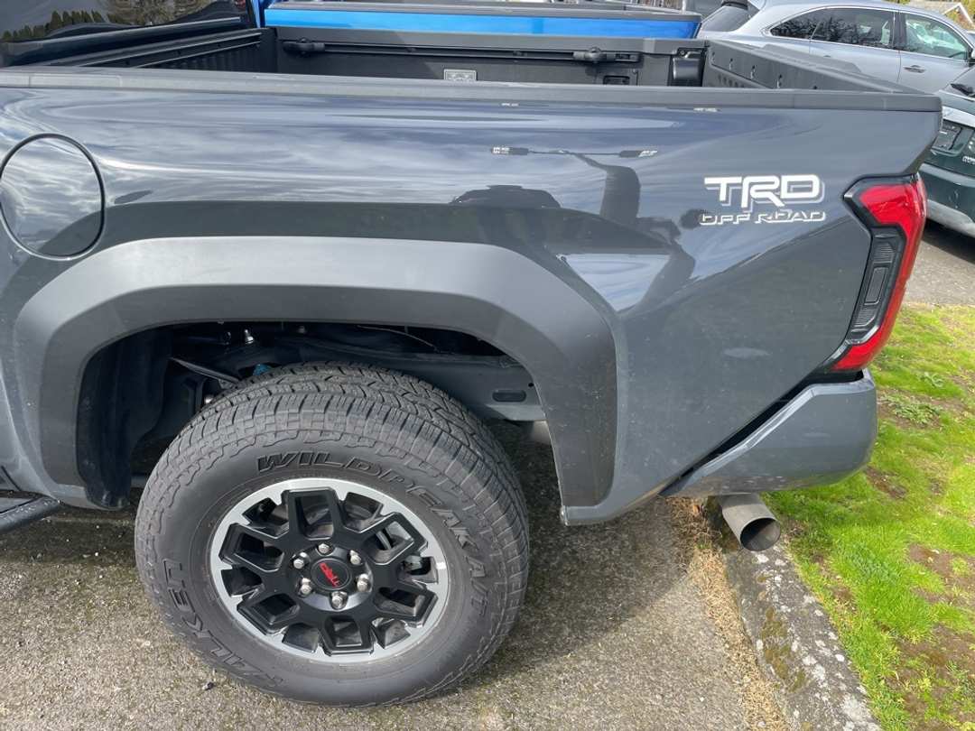 2025 Toyota Tacoma TRD Off Road - Image 5