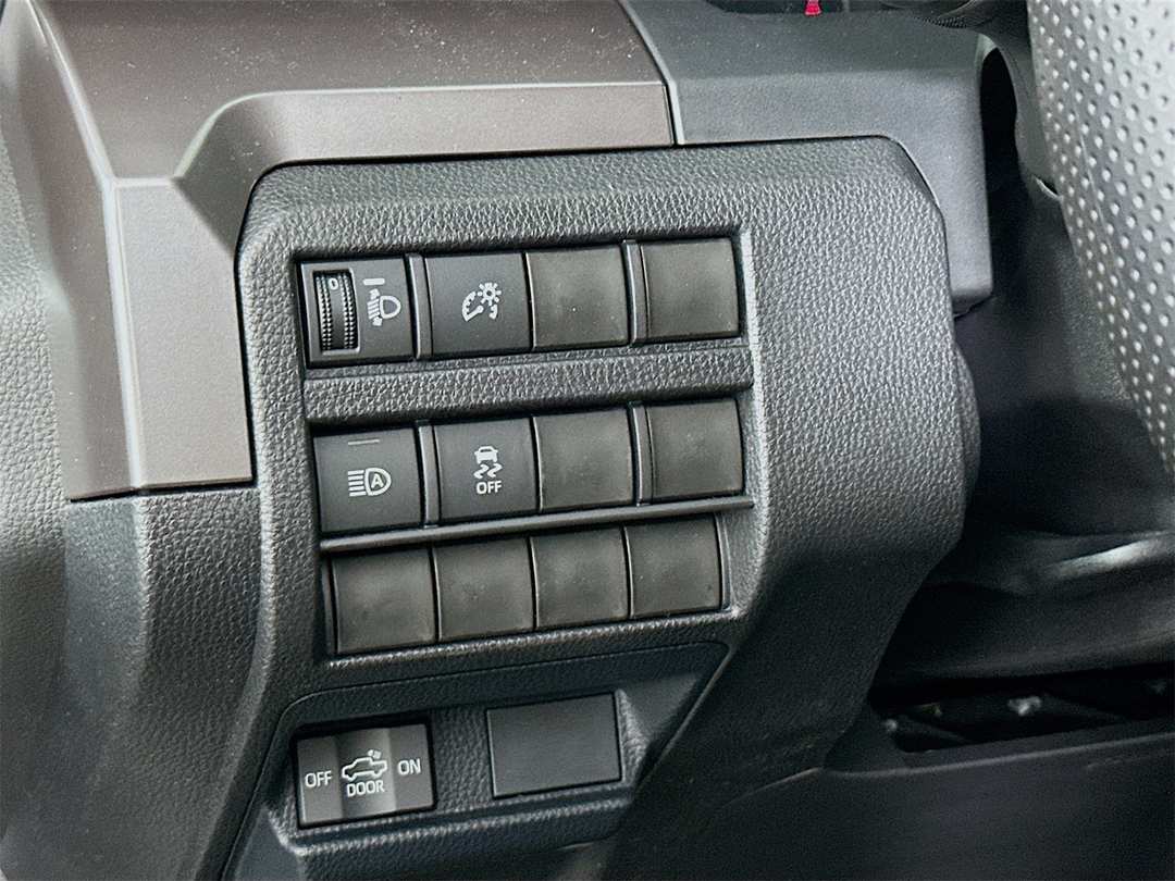 2025 Toyota Tacoma SR5 - Image 10