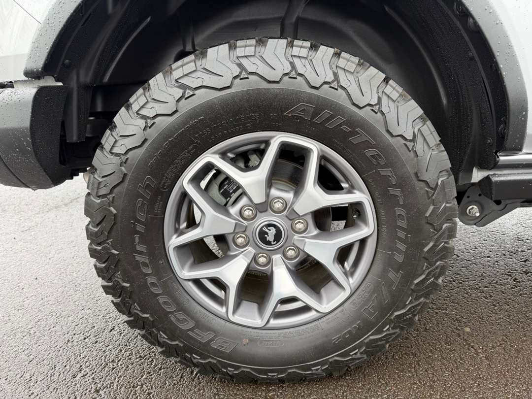 2022 Ford Bronco Badlands - Image 11