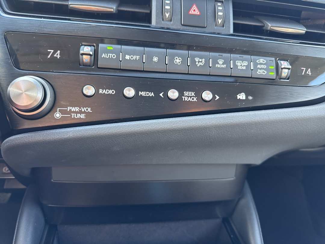 2024 Lexus Es 350 - Image 23