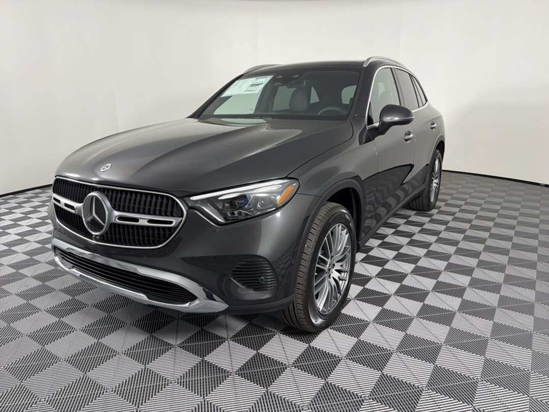 2026 Mercedes-Benz GLC 300 - Image 3