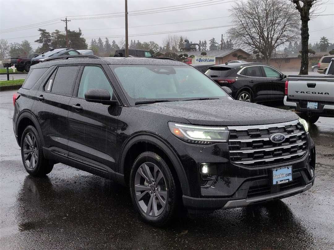 2026 Ford Explorer Active - Image 7