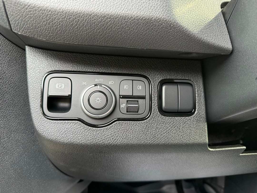 2025 Mercedes-Benz Sprinter 2500 Cargo 144 WB - Image 27