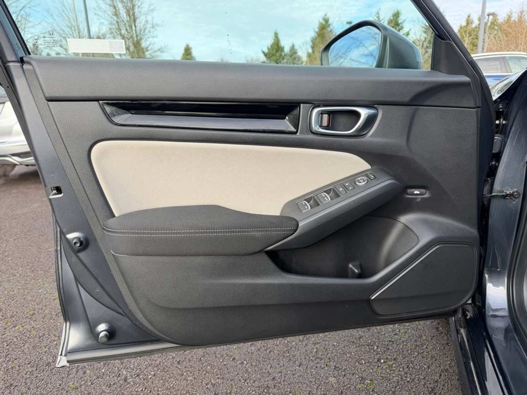 2022 Honda Civic EX - Image 12