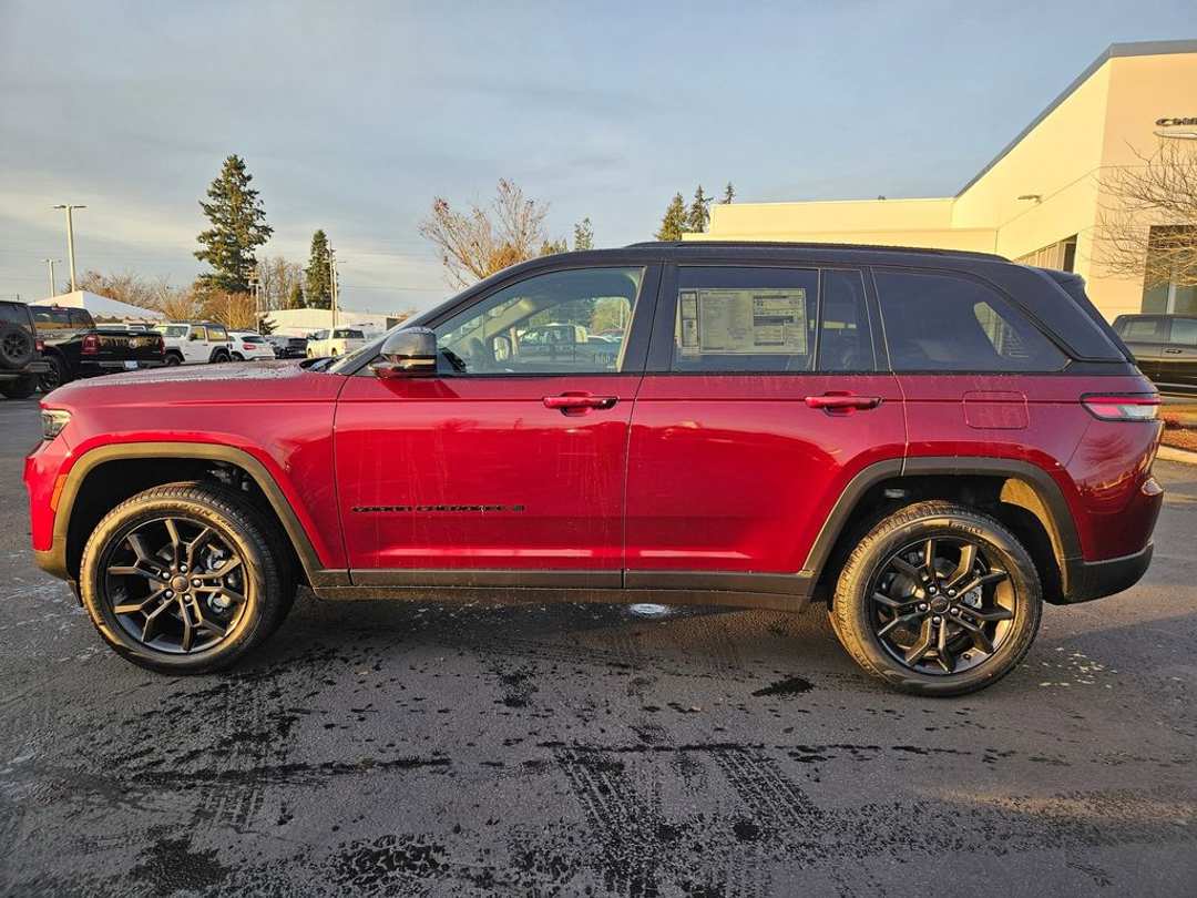 2025 Jeep Grand Cherokee Limited - Image 3