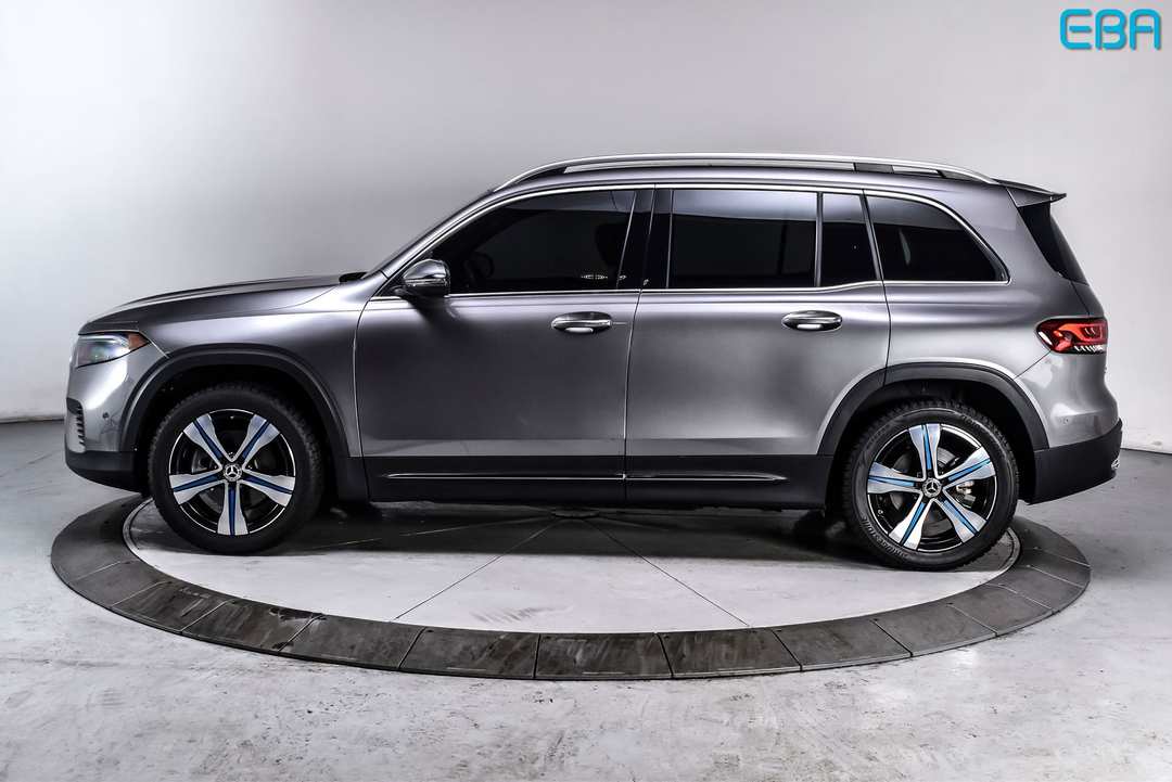 2023 Mercedes-Benz EQB 300 - Image 3