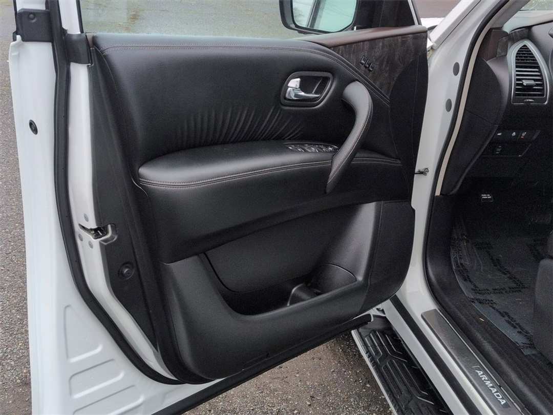 2021 Nissan Armada Platinum - Image 9