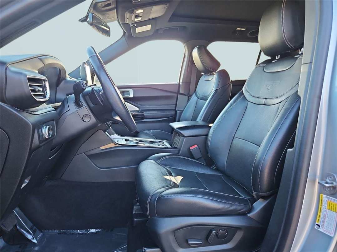 2022 Ford Explorer ST - Image 21