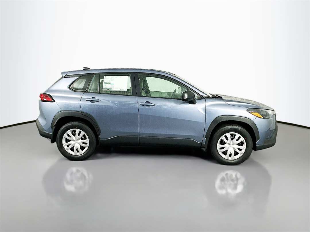 2026 Toyota Corolla Cross L - Image 8