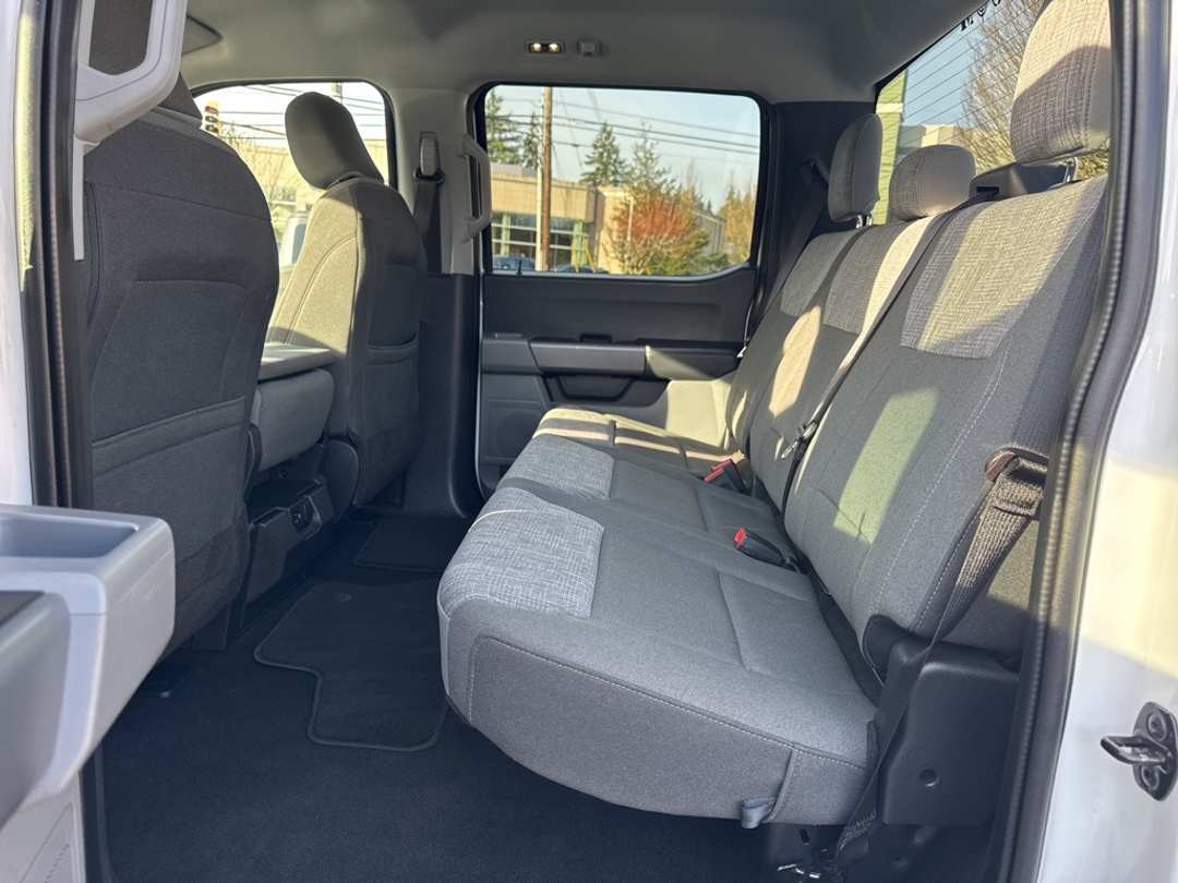 2023 Ford F-150 XLT - Image 41