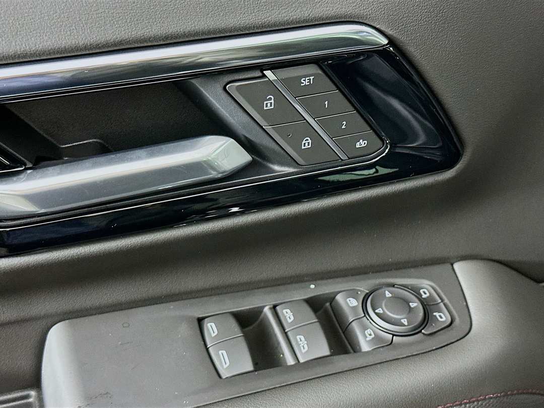 2026 Chevrolet Suburban RST - Image 18