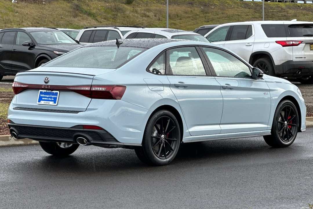 2026 Volkswagen Jetta Gli 2.0T Autobahn - Image 3