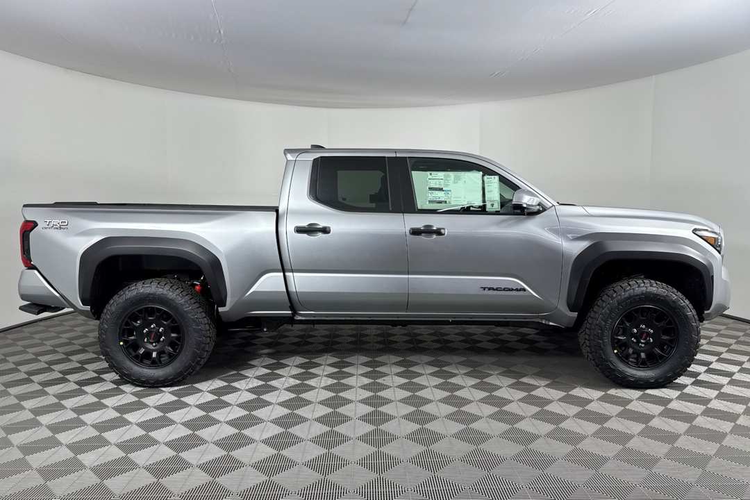 Toyota Tacoma - Image 2