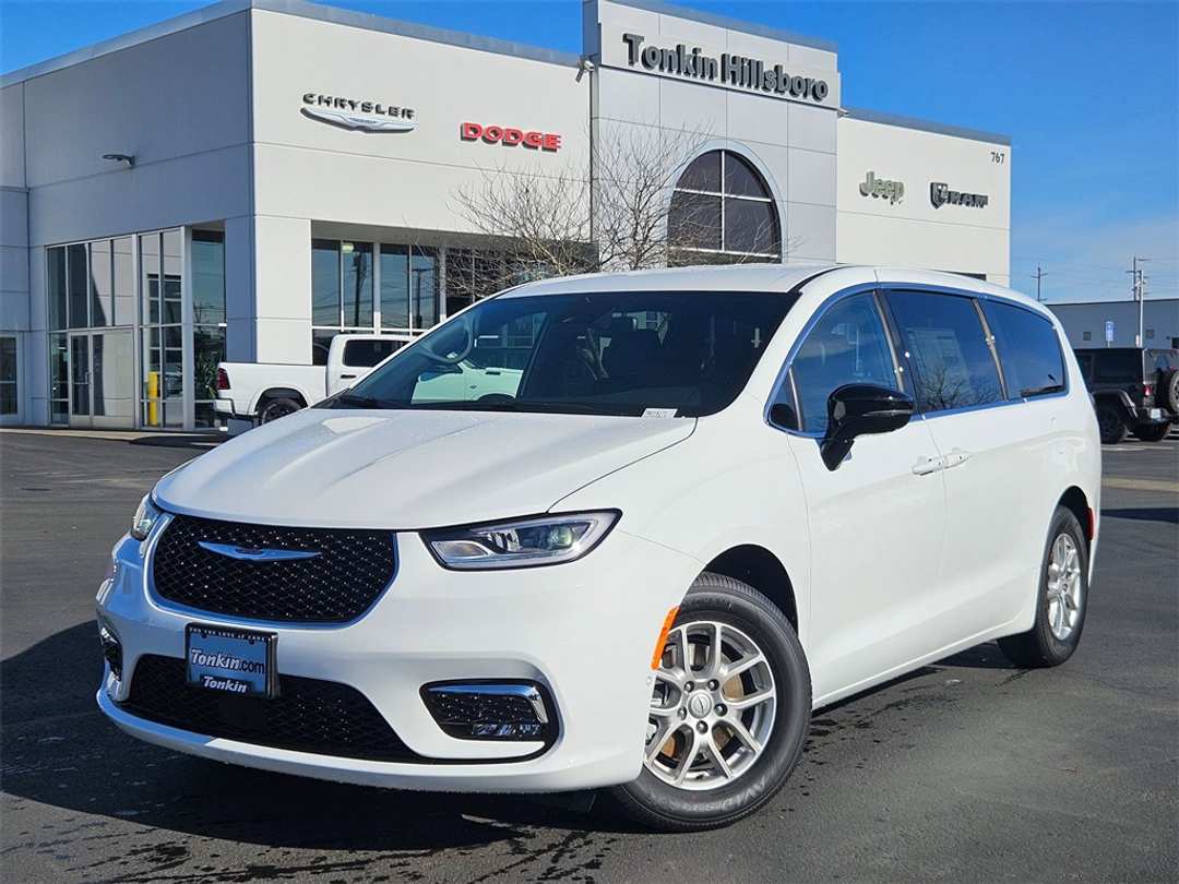 2026 Chrysler Pacifica Select - Image 2