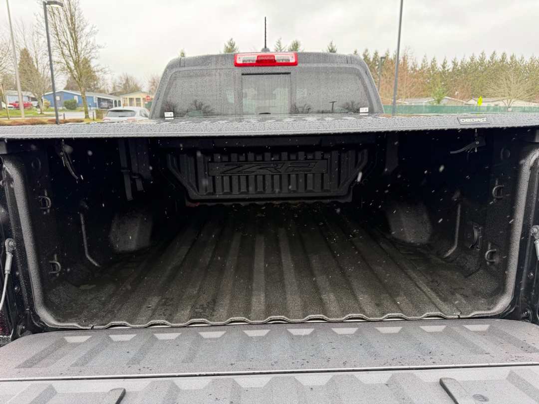 2024 Chevrolet Colorado ZR2 - Image 11